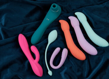 Rodzaje wibratorów – jak wybrać gadżet erotyczny dopasowany do swoich potrzeb?